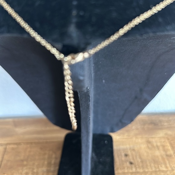 Dainty little gold chain with extended little chain with a charm - Picture 3 of 5